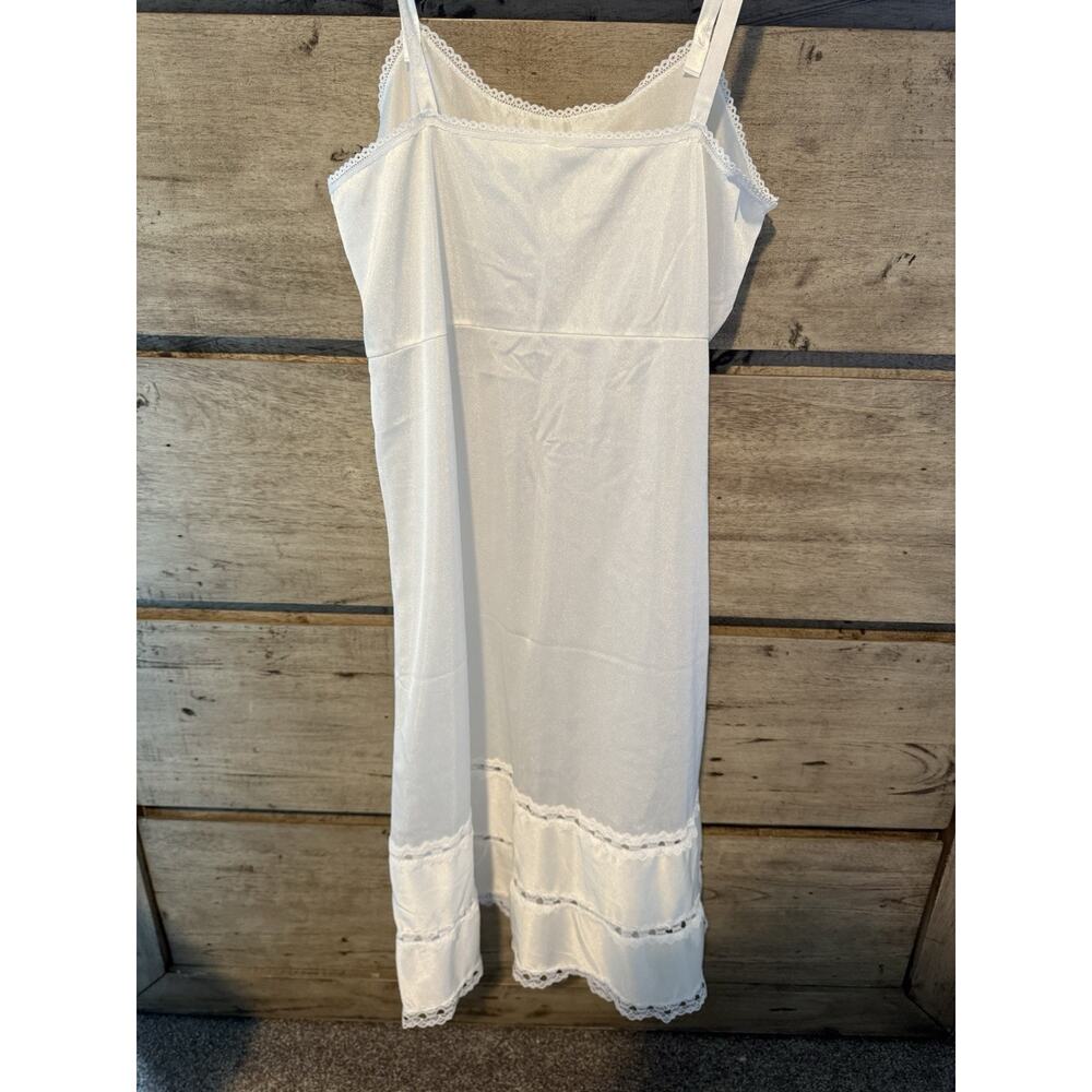 Vintage Nightgown Slip White Lace 14.5 (M) Nylon Made in USA Bridal TradWife - Picture 3 of 8